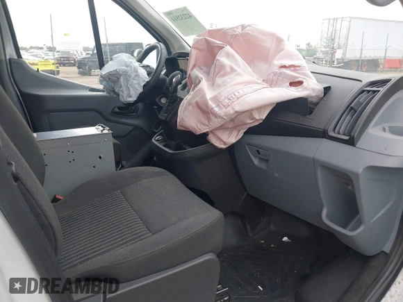 2019 Ford Transit z VIN 1FTYE1ZM5KKB61368, wystawiony jako IAAI lot #42232514 z przebiegiem 65 348 mil mil oraz . Historia ofert i sprzedaży dostępna na DreamBid. Obrazek 5.