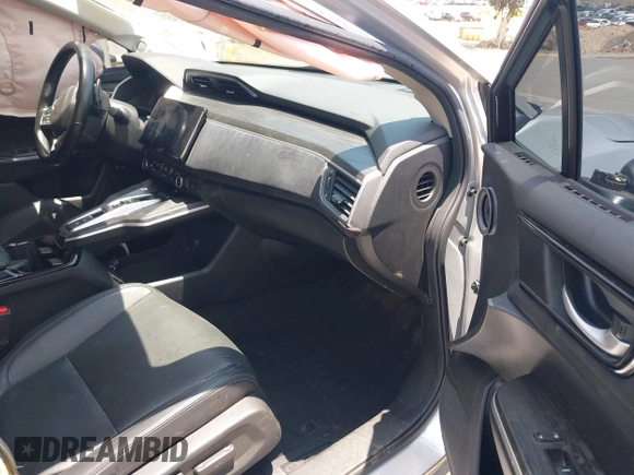 2018 Honda Clarity Touring z VIN JHMZC5F31JC021516, wystawiony jako IAAI lot #42478787 z przebiegiem 87 519 mil mil oraz . Historia ofert i sprzedaży dostępna na DreamBid. Obrazek 5.