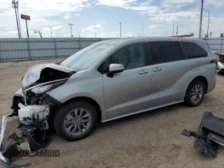 2022 Toyota Sienna XLE with VIN 5TDYRKEC6NS132529, listed as a Copart auction lot 61838385 with 28,109 mi miles and Salvage title. Bid and sale history available at DreamBid. Image 1.