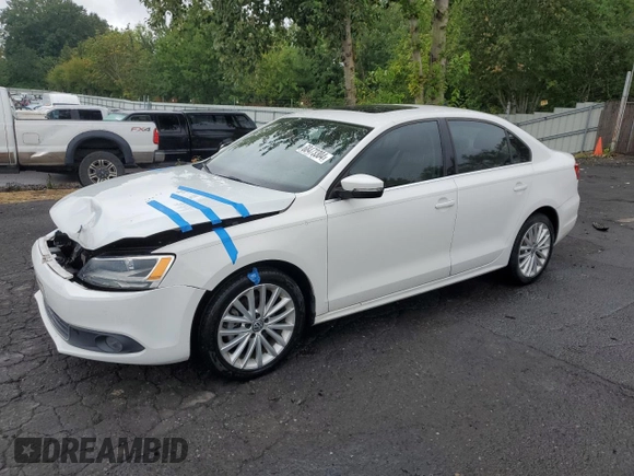 2013 Volkswagen Jetta TDI with VIN 3VWLL7AJ8DM352991, listed as a Copart auction lot 68473304 with 102,097 mi miles and Salvage title. Bid and sale history available at DreamBid. Image 1.