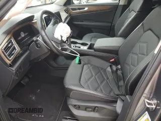 2024 Volkswagen Atlas SE z VIN 1V2LR2CA7RC566105, wystawiony jako Copart lot #42130995 z przebiegiem 7 794 mil mil oraz Nie do naprawy • Non repairable. Historia ofert i sprzedaży dostępna na DreamBid. Obrazek 7.