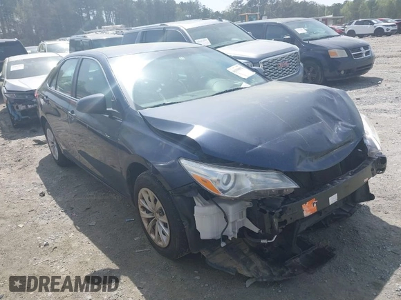 2017 Toyota Camry XLE with VIN 4T1BF1FK8HU715100, listed as a IAAI auction lot 41910692 with 113,438 mi miles. Bid and sale history available at carsss.com. Image 1.