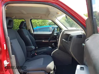 2008 Jeep Patriot Sport с VIN 1J8FT28WX8D781595, выставлен на аукционе IAAI как лот 42720420 с пробегом 153 995 миль миль и . История ставок и продаж доступна на DreamBid. Изображение 5.