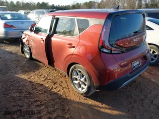 2025 Kia Soul LX with VIN KNDJ23AU4S7246321, listed as a IAAI auction lot 41202190 with 102 mi miles. Bid and sale history available at carsss.com. Image 3.
