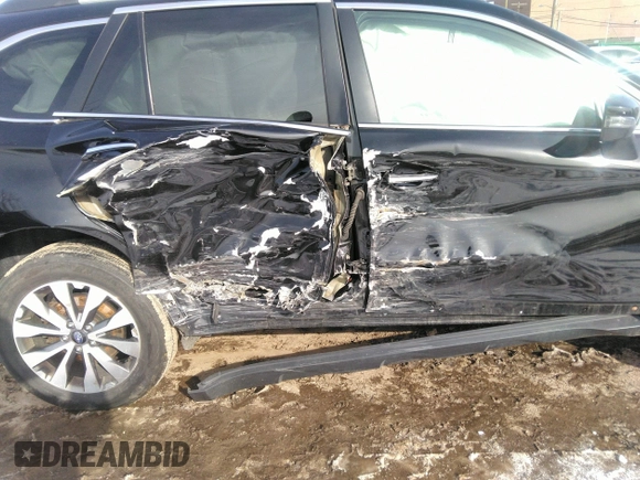 2017 Subaru Outback Touring z VIN 4S4BSETC9H3329789, wystawiony jako IAAI lot #41553614 z przebiegiem 73 852 mil mil oraz . Historia ofert i sprzedaży dostępna na DreamBid. Obrazek 6.