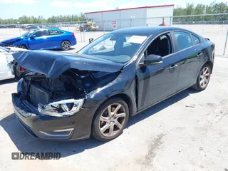 2014 Volvo S60 T5 with VIN YV1612FS1E2294154, listed as a IAAI auction lot 42046636 with 165,257 mi miles. Bid and sale history available at carsss.com. Image 18.