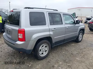 2017 Jeep Patriot Sport with VIN 1C4NJPBA2HD146096, listed as a IAAI auction lot 41896154 with 165,486 mi miles. Bid and sale history available at carsss.com. Image 4.
