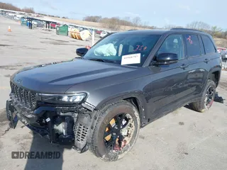 2025 Jeep Grand Cherokee Altitude X with VIN 1C4RJHAGXSC289968, listed as a IAAI auction lot 41918797 with 672 mi miles and . Bid and sale history available at DreamBid. Image 18.