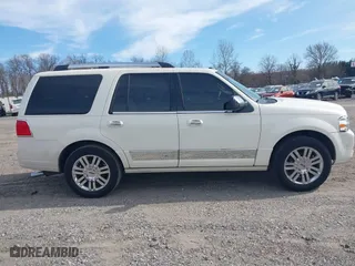 2007 Lincoln Navigator with VIN 5LMFU28547LJ04440, listed as a IAAI auction lot 41839931 with 142,822 mi miles. Bid and sale history available at carsss.com. Image 13.