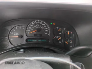 2004 Chevrolet Suburban Z71 z VIN 3GNFK16Z44G305168, wystawiony jako Copart lot #53900955 z przebiegiem 186 770 mil mil oraz Szkoda całkowita • Salvage title. Historia ofert i sprzedaży dostępna na DreamBid. Obrazek 9.