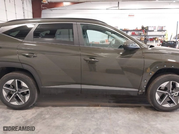 2025 Hyundai Tucson SEL with VIN 5NMJBCDE6SH444413, listed as a IAAI auction lot 41996715 with 15,013 mi miles. Bid and sale history available at carsss.com. Image 14.
