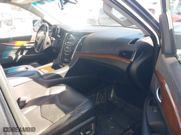 2019 Cadillac Escalade with VIN 1GYS3AKJ8KR255600, listed as a IAAI auction lot 41712803 with 40,507 mi miles. Bid and sale history available at carsss.com. Image 5.