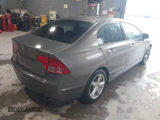 2006 Honda Civic LX z VIN 2HGFA16516H518446, wystawiony jako IAAI lot #42323833 z przebiegiem 222 934 mil mil oraz . Historia ofert i sprzedaży dostępna na DreamBid. Obrazek 4.