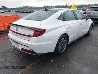 2020 Hyundai Sonata Hybrid Limited with VIN KMHL54JJ4LA015219, listed as a IAAI auction lot 41484462 with 32,725 mi miles. Bid and sale history available at carsss.com. Image 4.
