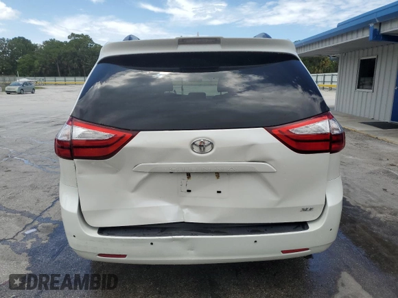 2018 Toyota Sienna XLE Auto Access Seat with VIN 5TDYZ3DC7JS962051, listed as a Copart auction lot 63115935 with 67,253 mi miles and Salvage title. Bid and sale history available at DreamBid. Image 6.