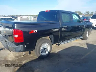 2013 Chevrolet Silverado 1500 LT with VIN 3GCPCSE08DG272209, listed as a IAAI auction lot 41739898 with 152,288 mi miles and . Bid and sale history available at DreamBid. Image 4.