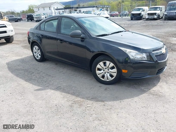 2013 Chevrolet Cruze LS with VIN 1G1PA5SH9D7163098, listed as a IAAI auction lot 42015408 with 202,184 mi miles. Bid and sale history available at carsss.com. Image 1.