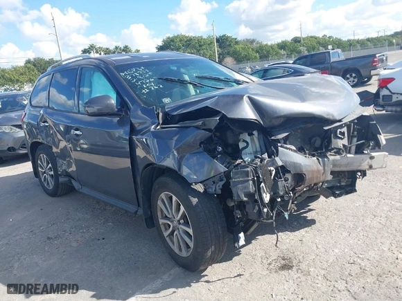 2014 Nissan Pathfinder S with VIN 5N1AR2MN6EC724725, listed as a IAAI auction lot 41564938 with 101,500 mi miles. Bid and sale history available at carsss.com. Image 1.