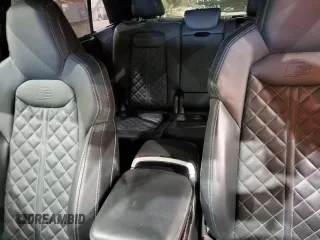 2022 Audi SQ8 Premium Plus z VIN WA1AWBF1XND020524, wystawiony jako Copart lot #41291664 z przebiegiem 32 397 mil mil oraz . Historia ofert i sprzedaży dostępna na DreamBid. Obrazek 10.