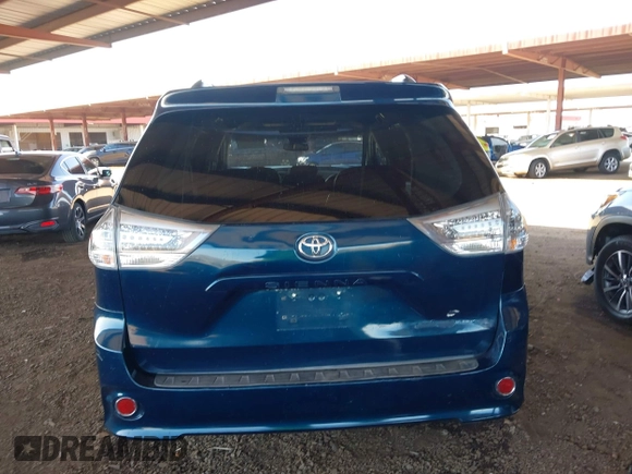 2012 Toyota Sienna SE with VIN 5TDXK3DC0CS264643, listed as a IAAI auction lot 42004082 with 118,675 mi miles. Bid and sale history available at carsss.com. Image 16.