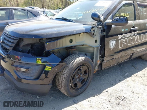 2018 Ford Police Interceptor Utility z VIN 1FM5K8AR9JGC17739, wystawiony jako IAAI lot #42134465 z przebiegiem 134 939 mil mil oraz . Historia ofert i sprzedaży dostępna na DreamBid. Obrazek 6.