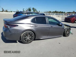 2021 Toyota Camry SE Nightshade with VIN 4T1G11AK8MU582215, listed as a Copart auction lot 82228234 with 70,997 mi miles and Non Repairable. Bid and sale history available at carsss.com. Image 3.