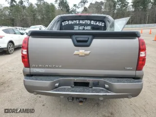 2009 Chevrolet Avalanche LT w/2LT with VIN 3GNFK22099G219939, listed as a Copart auction lot 87697015 with 176,558 mi miles and Salvage Title. Bid and sale history available at carsss.com. Image 6.