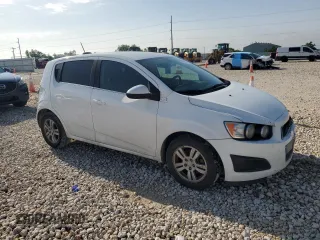 2016 Chevrolet Sonic LT z VIN 1G1JC6SH7G4125154, wystawiony jako Copart lot #55596195 z przebiegiem 107 384 mil mil oraz Czysty tytuł • Clean title. Historia ofert i sprzedaży dostępna na DreamBid. Obrazek 4.