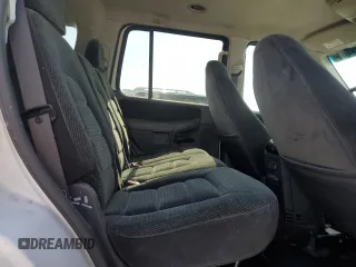 2002 Ford Explorer XLT z VIN 1FMZU73E72ZA27928, wystawiony jako Copart lot #56654885 z przebiegiem 228 383 mil mil oraz Szkoda całkowita • Salvage title. Historia ofert i sprzedaży dostępna na DreamBid. Obrazek 11.