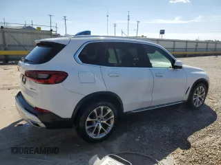 2019 BMW X5 xDrive40i with VIN 5UXCR6C59KLK82555, listed as a Copart auction lot 50211965 with 40,680 mi miles and Salvage Title. Bid and sale history available at carsss.com. Image 3.