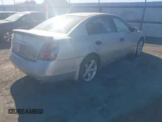 2005 Nissan Altima 3.5 SE with VIN 1N4BL11D05C239986, listed as a IAAI auction lot 41866344 with 212,087 mi miles. Bid and sale history available at carsss.com. Image 4.