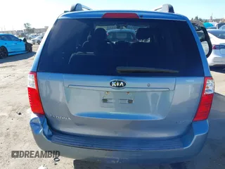 2008 Kia Sedona LX with VIN KNDMB233986218153, listed as a IAAI auction lot 41671096 with 144,933 mi miles. Bid and sale history available at carsss.com. Image 16.