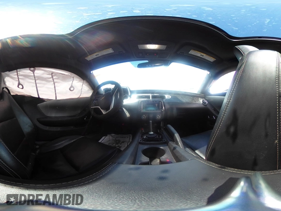 2015 Chevrolet Camaro SS z VIN 2G1FJ1EW8F9105046, wystawiony jako IAAI lot #42306850 z przebiegiem 59 861 mil mil oraz . Historia ofert i sprzedaży dostępna na DreamBid. Obrazek 19.