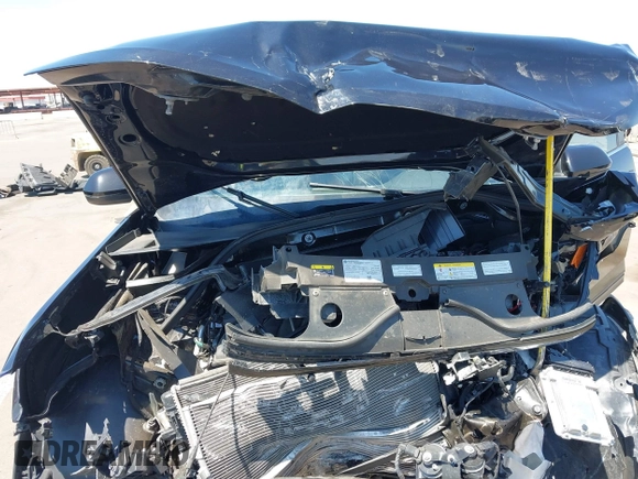 2022 Volkswagen Atlas SE z VIN 1V2KE2CA8NC220310, wystawiony jako IAAI lot #42218718 z przebiegiem 28 603 mil mil oraz . Historia ofert i sprzedaży dostępna na DreamBid. Obrazek 10.