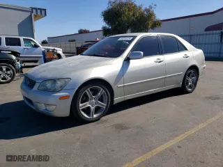 2001 Lexus IS 300 with VIN JTHBD182510017529, listed as a Copart auction lot 64518724 with 252,131 mi miles and Salvage Title. Bid and sale history available at carsss.com. Image 1.