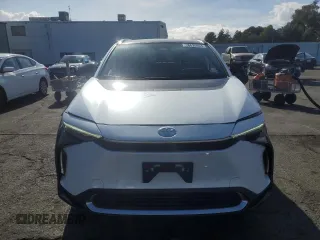 2023 Subaru Solterra Premium z VIN JTMABABA9PA005731, wystawiony jako Copart lot #76620934 z przebiegiem 18 081 mil mil oraz Szkoda całkowita • Salvage title. Historia ofert i sprzedaży dostępna na DreamBid. Obrazek 5.