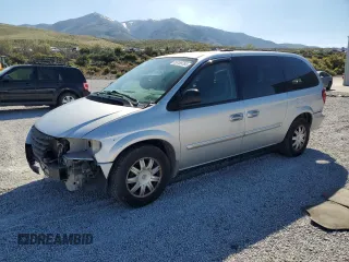 2005 Chrysler Town & Country Touring z VIN 2C4GP54L05R430233, wystawiony jako Copart lot #56189765 z przebiegiem 190 187 mil mil oraz Szkody całkowita. Historia ofert i sprzedaży dostępna na DreamBid. Obrazek 1.