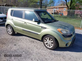 2013 Kia Soul with VIN KNDJT2A52D7619326, listed as a IAAI auction lot 41994398 with 209,066 mi miles. Bid and sale history available at carsss.com. Image 1.