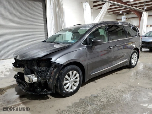 2018 Chrysler Pacifica Touring L with VIN 2C4RC1BG3JR257465, listed as a Copart auction lot 46856245 with 71,120 mi miles and Salvage Title. Bid and sale history available at carsss.com. Image 1.