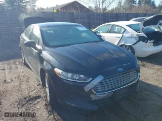 2014 Ford Fusion S with VIN 1FA6P0G71E5354781, listed as a IAAI auction lot 41990557 with 132,407 mi miles. Bid and sale history available at carsss.com. Image 1.