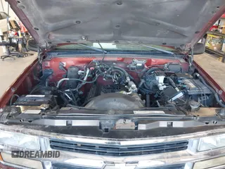 1999 Chevrolet Suburban z VIN 3GNFK16R4XG109638, wystawiony jako IAAI lot #42505642 z przebiegiem 274 795 mil mil oraz . Historia ofert i sprzedaży dostępna na DreamBid. Obrazek 10.