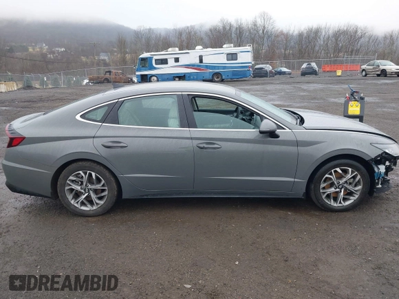 2023 Hyundai Sonata SEL z VIN KMHL64JA2PA256098, wystawiony jako IAAI lot #41846406 z przebiegiem 17 297 mil mil oraz . Historia ofert i sprzedaży dostępna na DreamBid. Obrazek 14.