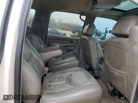 2005 Cadillac Escalade ESV z VIN 3GYFK66N05G258557, wystawiony jako Copart lot #46943305 z przebiegiem 246 719 mil mil oraz Tytuł czysty. Historia ofert i sprzedaży dostępna na DreamBid. Obrazek 11.