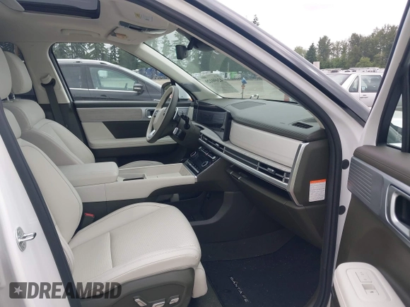 2025 Hyundai Santa Fe Calligraphy with VIN 5NMP5DG12SH017276, listed as a IAAI auction lot 42490129 with 2,089 mi miles and . Bid and sale history available at DreamBid. Image 5.