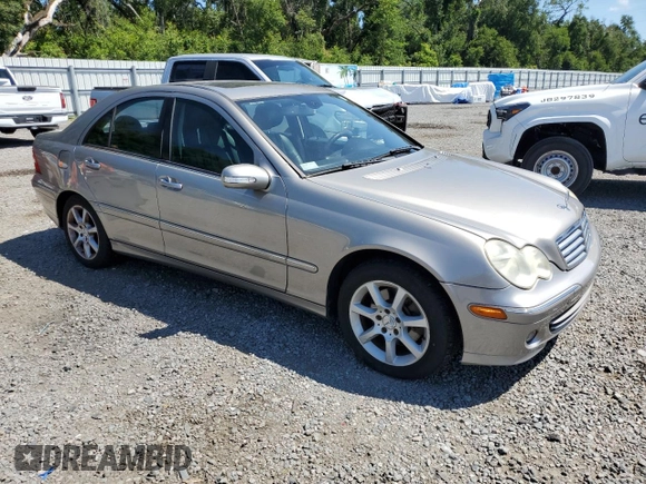 2007 Mercedes-Benz C 280 Luxury with VIN WDBRF92H77F900526, listed as a Copart auction lot 62255205 with 135,145 mi miles and Clean title. Bid and sale history available at DreamBid. Image 4.