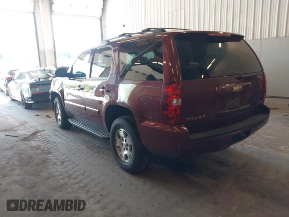 2008 Chevrolet Tahoe 3LT z VIN 1GNFK13058J136126, wystawiony jako IAAI lot #42073594 z przebiegiem 139 242 mil mil oraz . Historia ofert i sprzedaży dostępna na DreamBid. Obrazek 3.
