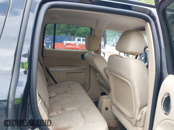 2010 Chevrolet HHR LS с VIN 3GNBAADB7AS525856, выставлен на аукционе IAAI как лот 42648685 с пробегом 129 690 миль миль и . История ставок и продаж доступна на DreamBid. Изображение 8.