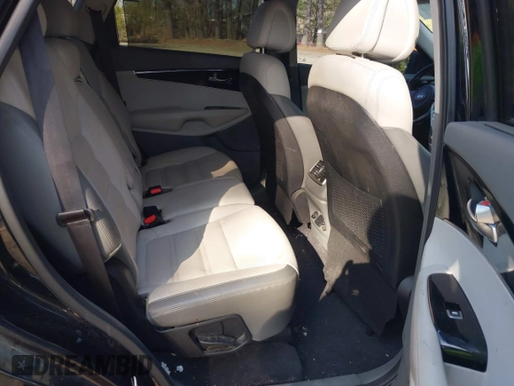 2016 Kia Sorento SX with VIN 5XYPKDA58GG127772, listed as a IAAI auction lot 42002092 with 138,367 mi miles and . Bid and sale history available at DreamBid. Image 8.