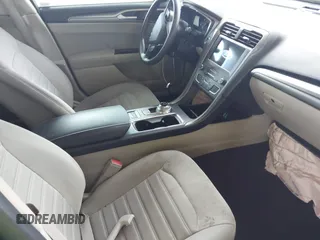 2020 Ford Fusion SE with VIN 3FA6P0HD3LR149333, listed as a IAAI auction lot 41773671 with 31,325 mi miles. Bid and sale history available at carsss.com. Image 5.