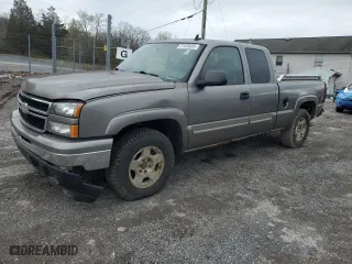 2006 Chevrolet Silverado 1500 LT1 with VIN 1GCEK19B06E249775, listed as a Copart auction lot 51620035 with 173,979 mi miles and Clean Title. Bid and sale history available at carsss.com. Image 1.